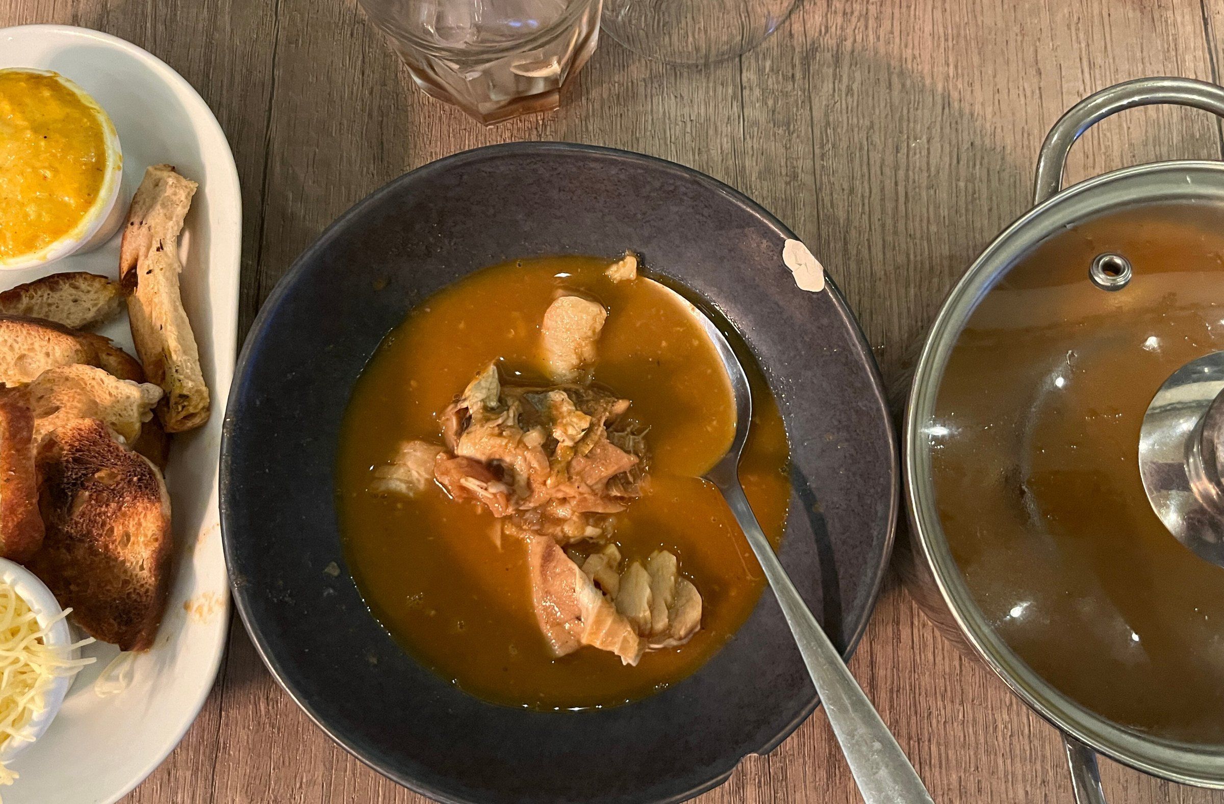 Une bouillabaisse de chez Fonfon, à Marseille